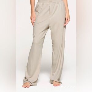 SKIMS - Boyfriend Loose Pants in Stone 4x